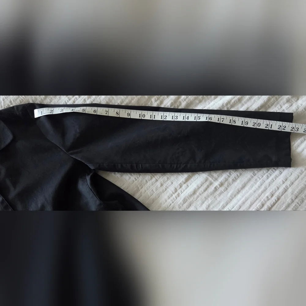 Like New Women's GAP Long Black Coat Jacket W/ Two Side Pockets Size XS